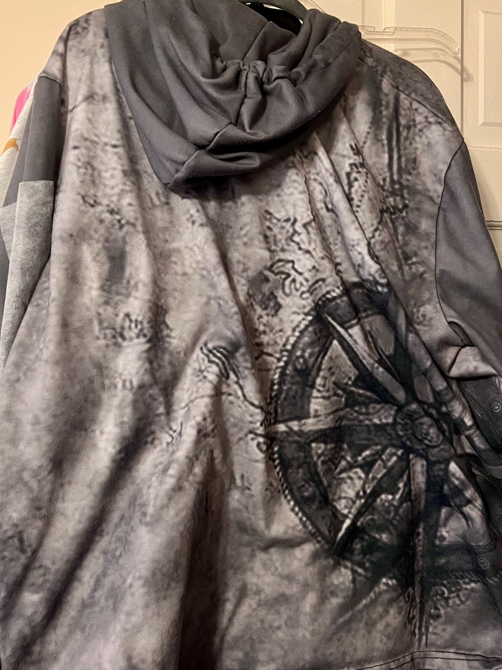 Men's Gray Hooded Sweatshirt with Compass Graphic